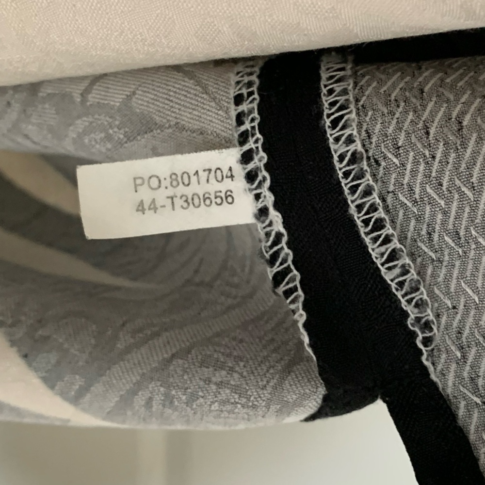 Tommy Bahama Black/Cream Hawaiian 100% Silk Short Sleeve Button Up 🌴 - Picture 11 of 12